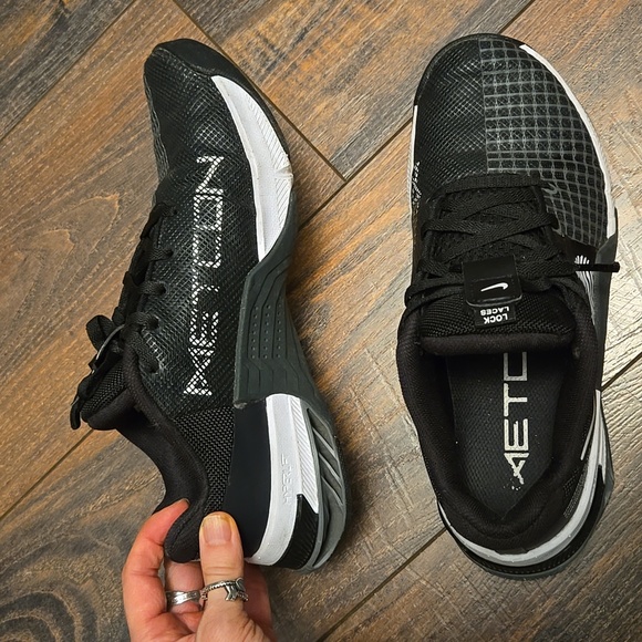 Nike Black Metcon 8, Women's Size 6 - Picture 6 of 7